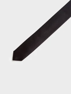 Silk tie