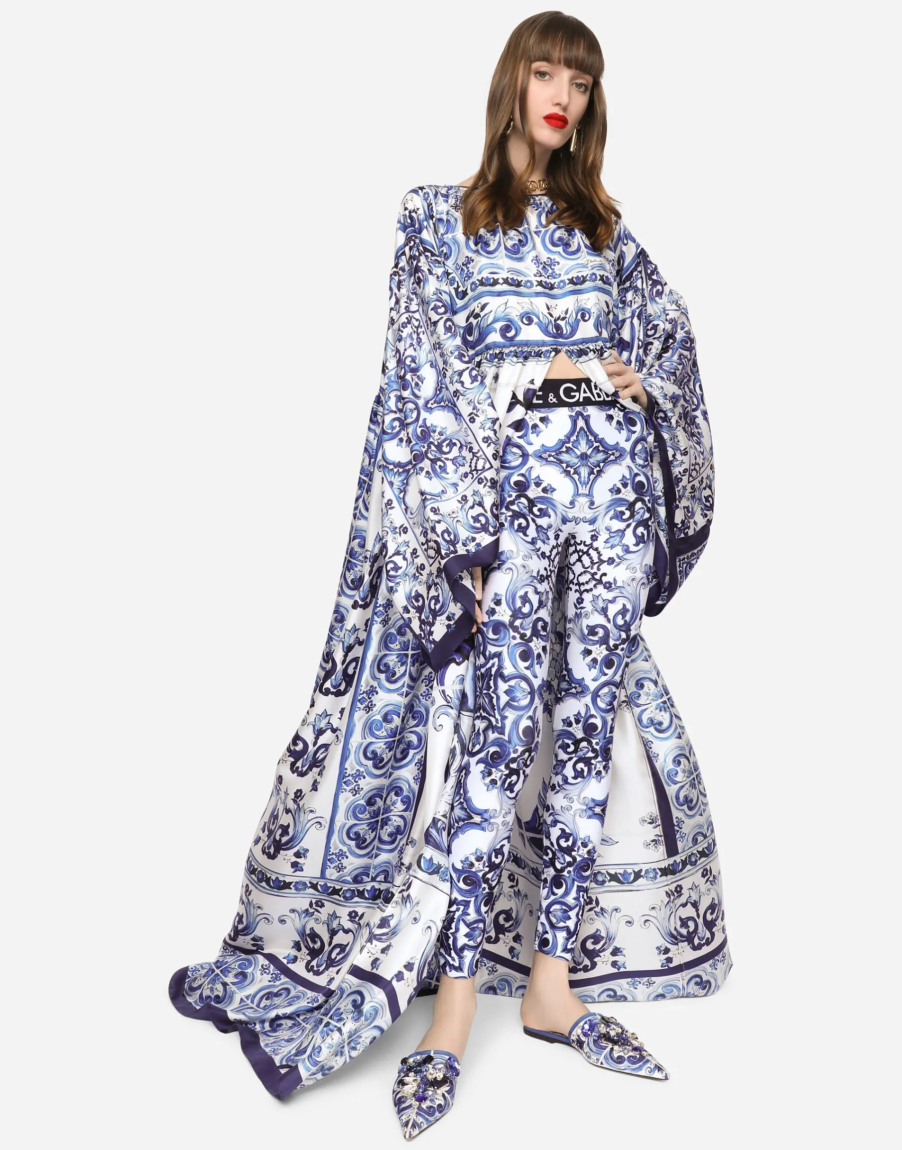 Silk twill caftan with majolica print