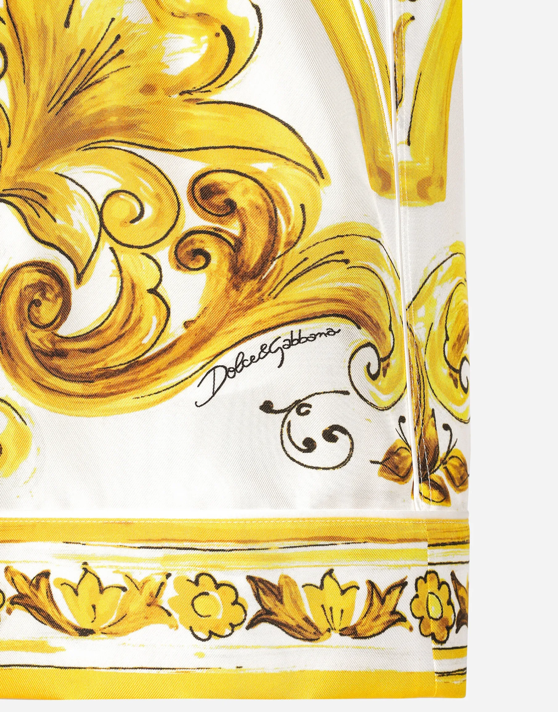 Silk twill shorts with majolica print