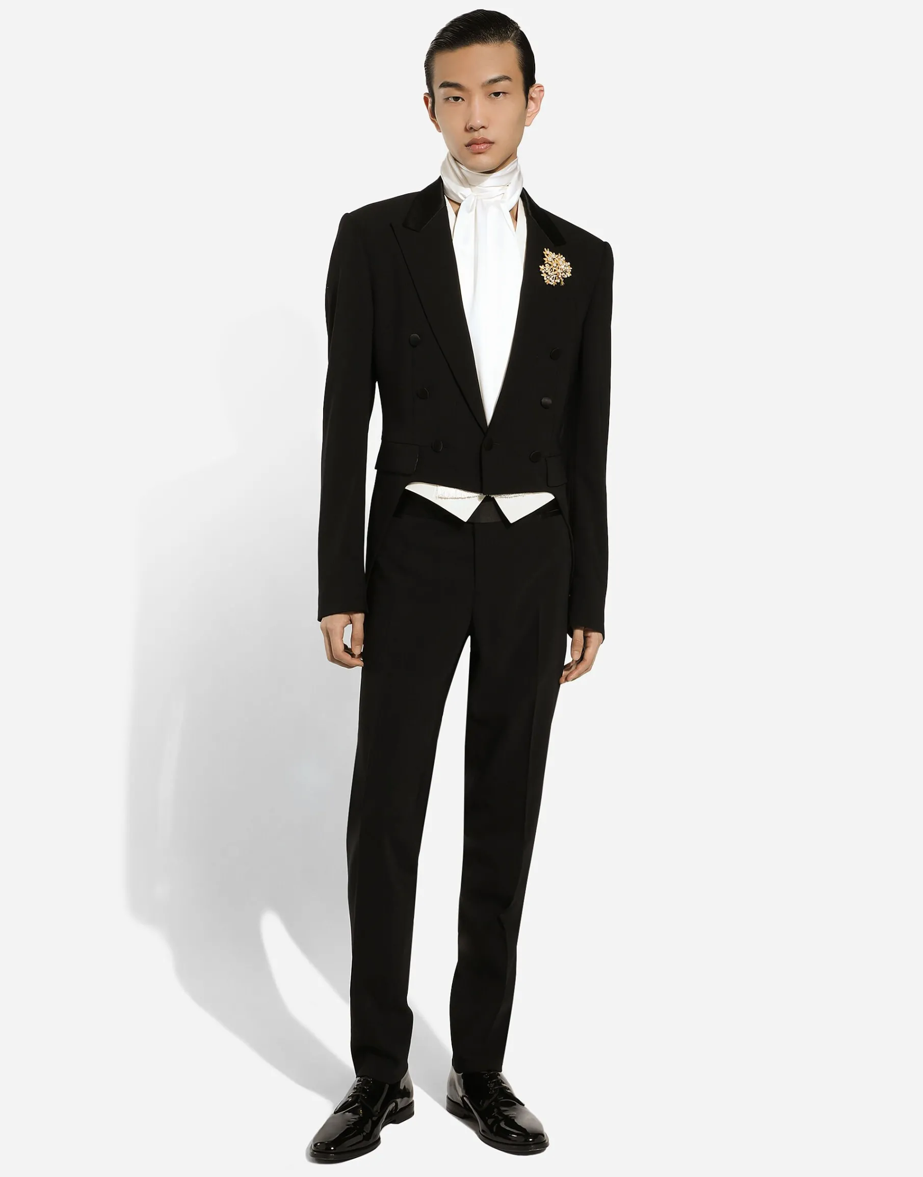 Single-breasted tuxedo suit