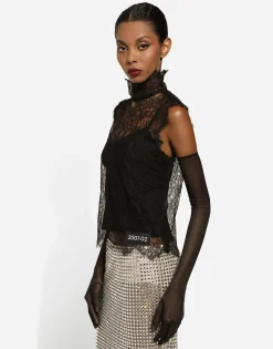 Sleeveless Chantilly lace top
