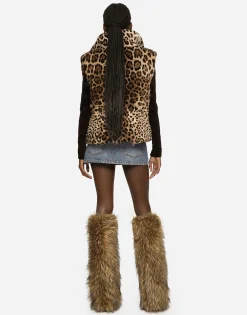 Sleeveless leopard-print jacket with logo tag