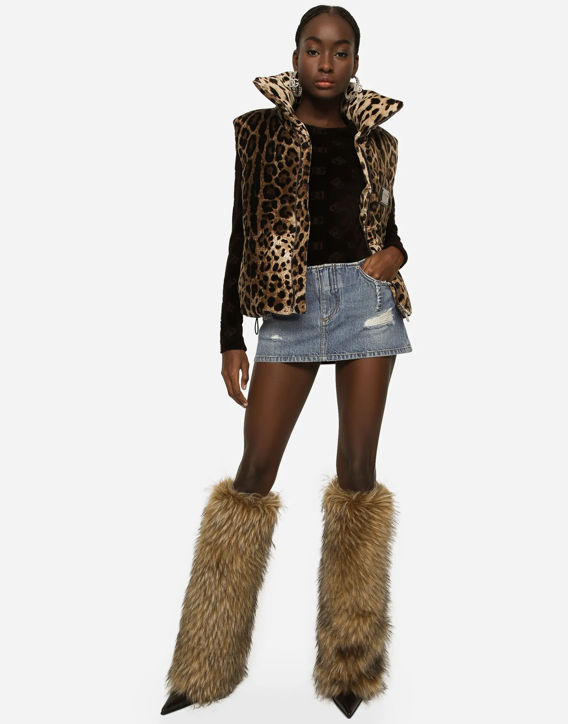 Sleeveless leopard-print jacket with logo tag