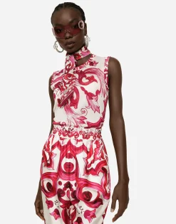 Sleeveless silk top with Majolica print