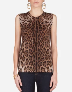 Sleeveless wool sweater with leopard print