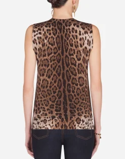 Sleeveless wool sweater with leopard print