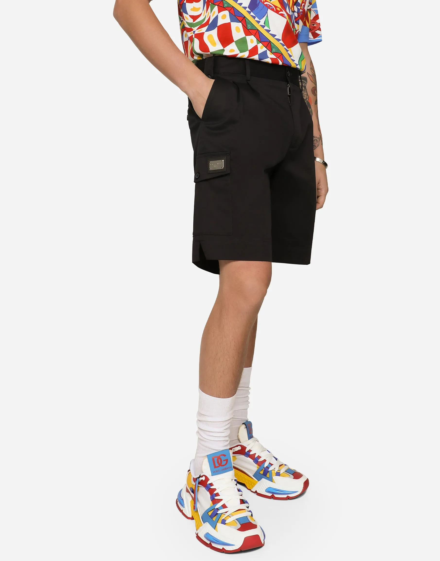 Stretch cotton gabardine cargo shorts with branded tag