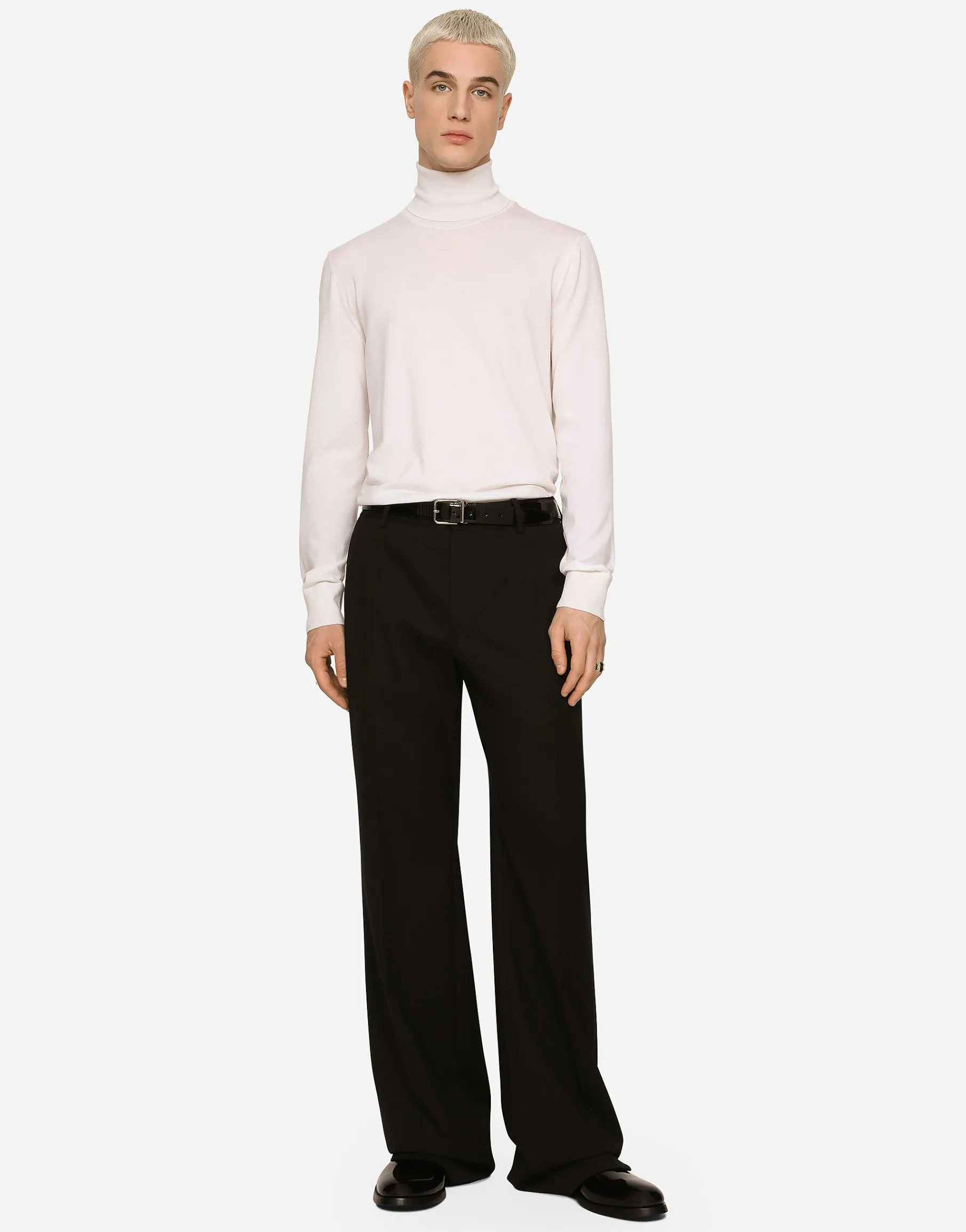 Turtle-neck sweater in extra-fine virgin wool