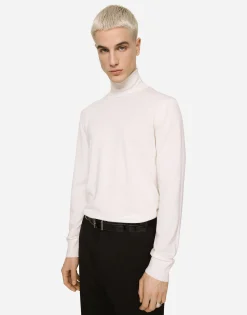 Turtle-neck sweater in extra-fine virgin wool