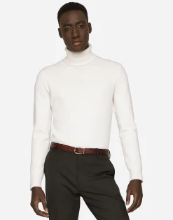 Turtle-neck sweater in virgin wool