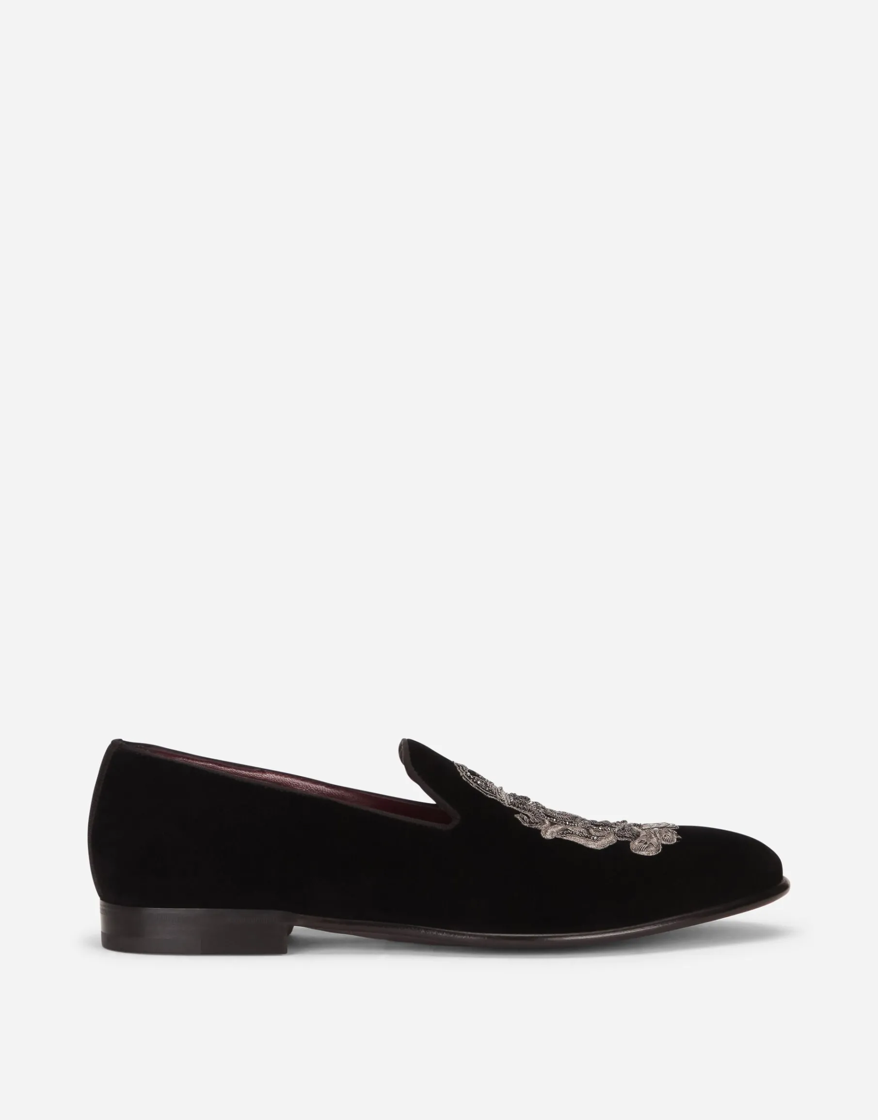 Velvet slippers with coat of arms embroidery