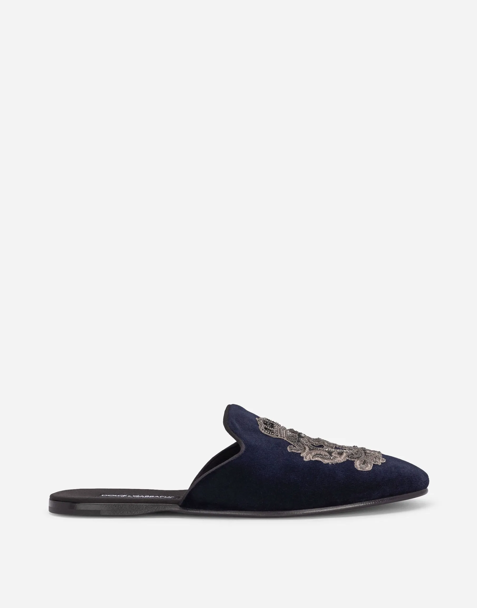Velvet slippers with coat of arms embroidery