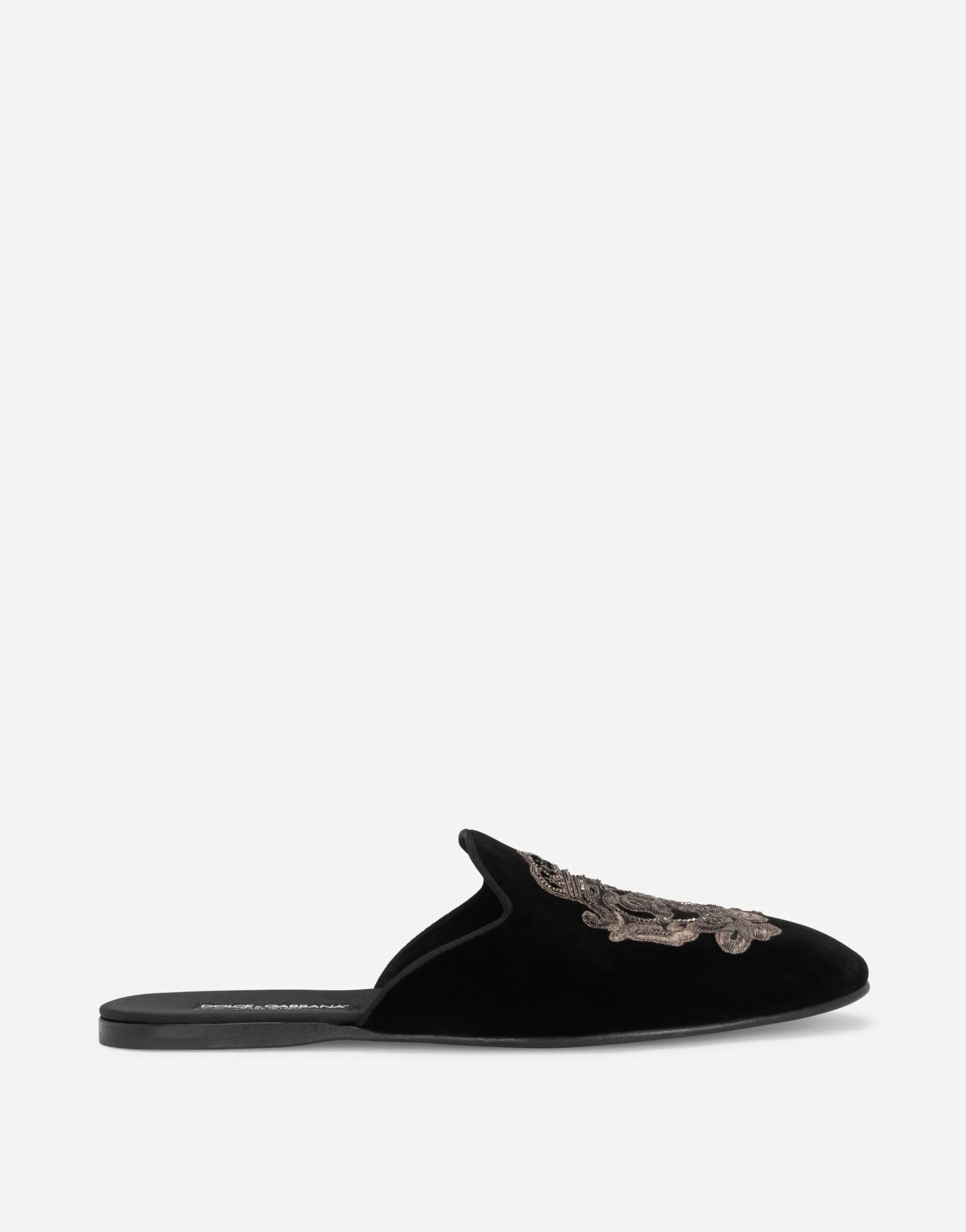 Velvet slippers with coat of arms embroidery