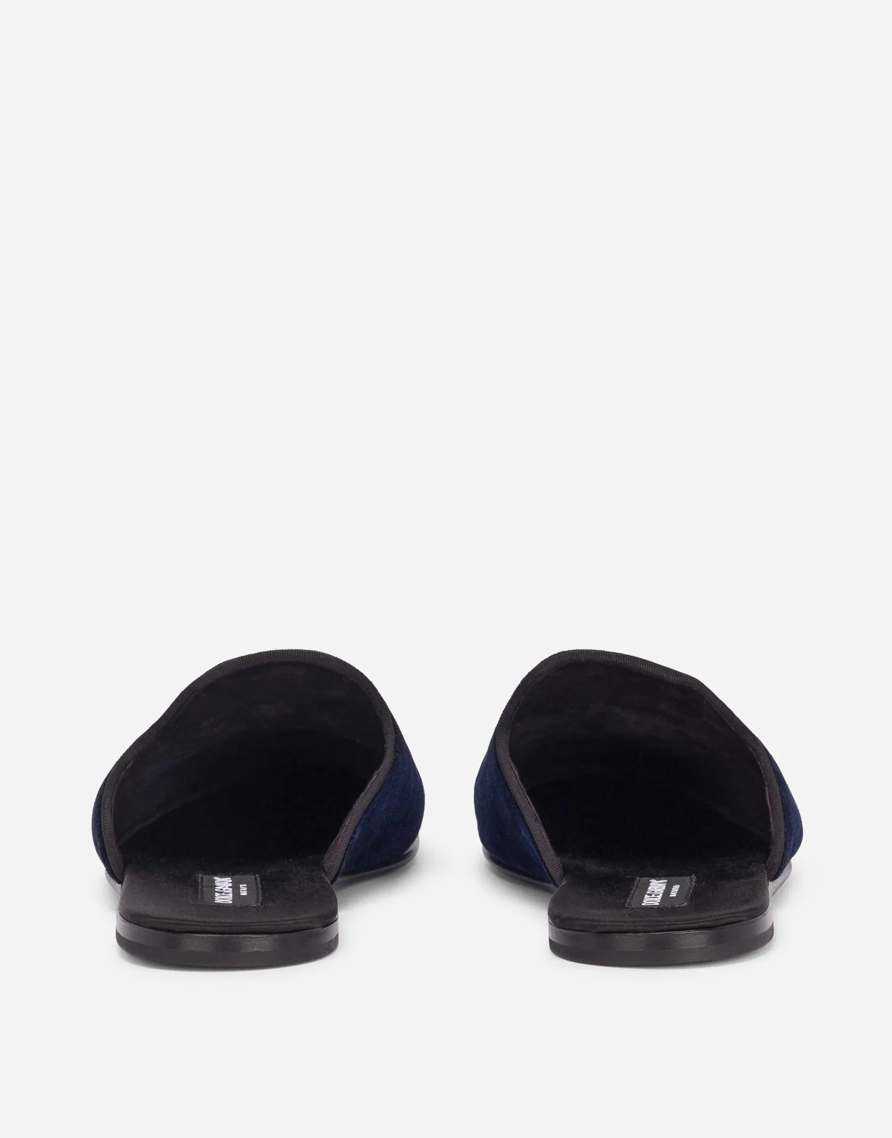 Velvet slippers with coat of arms embroidery