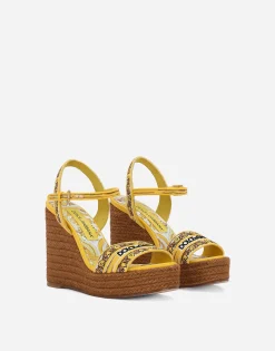 Wedge sandals with majolica embroidery