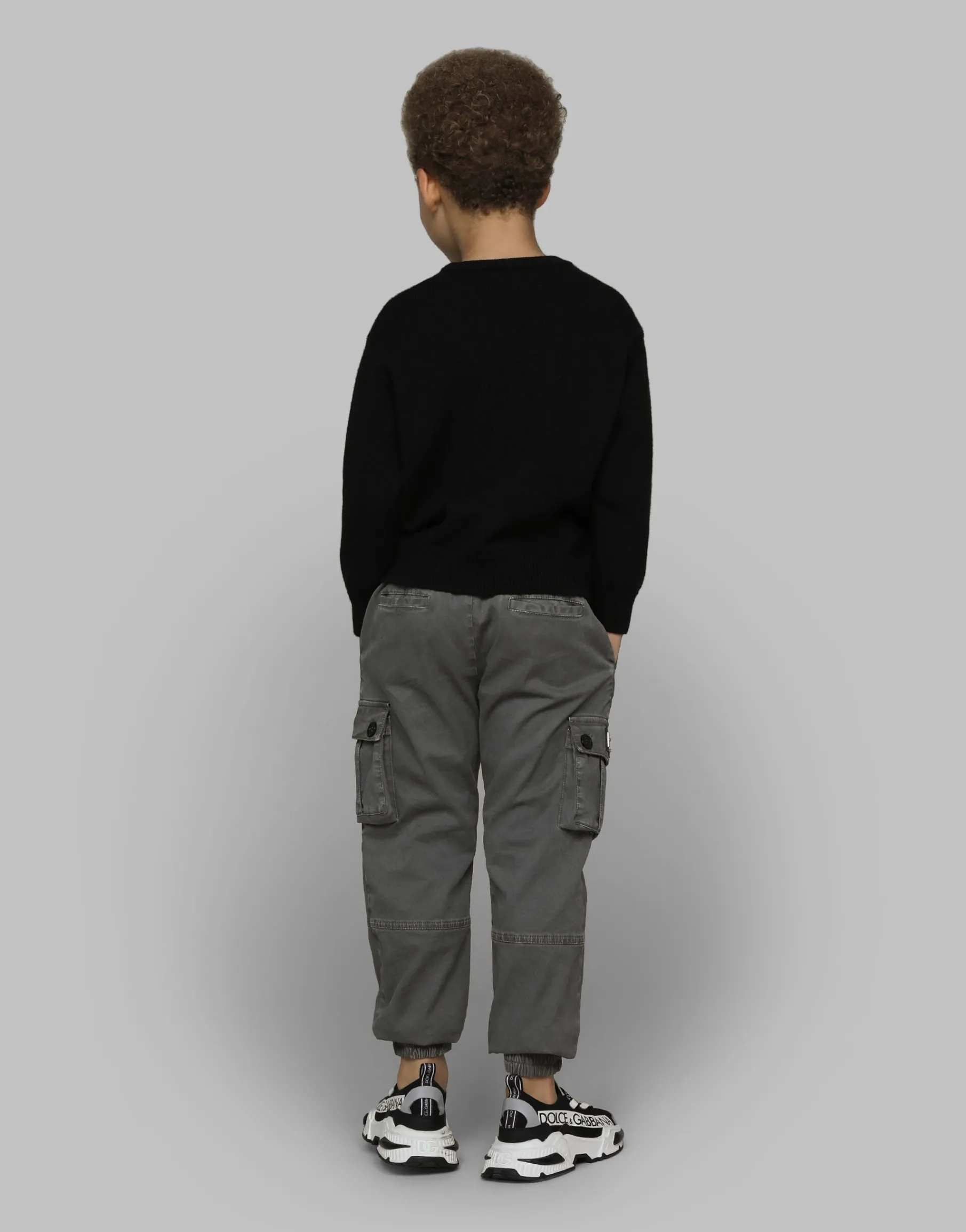 Wool pullover with branded tag