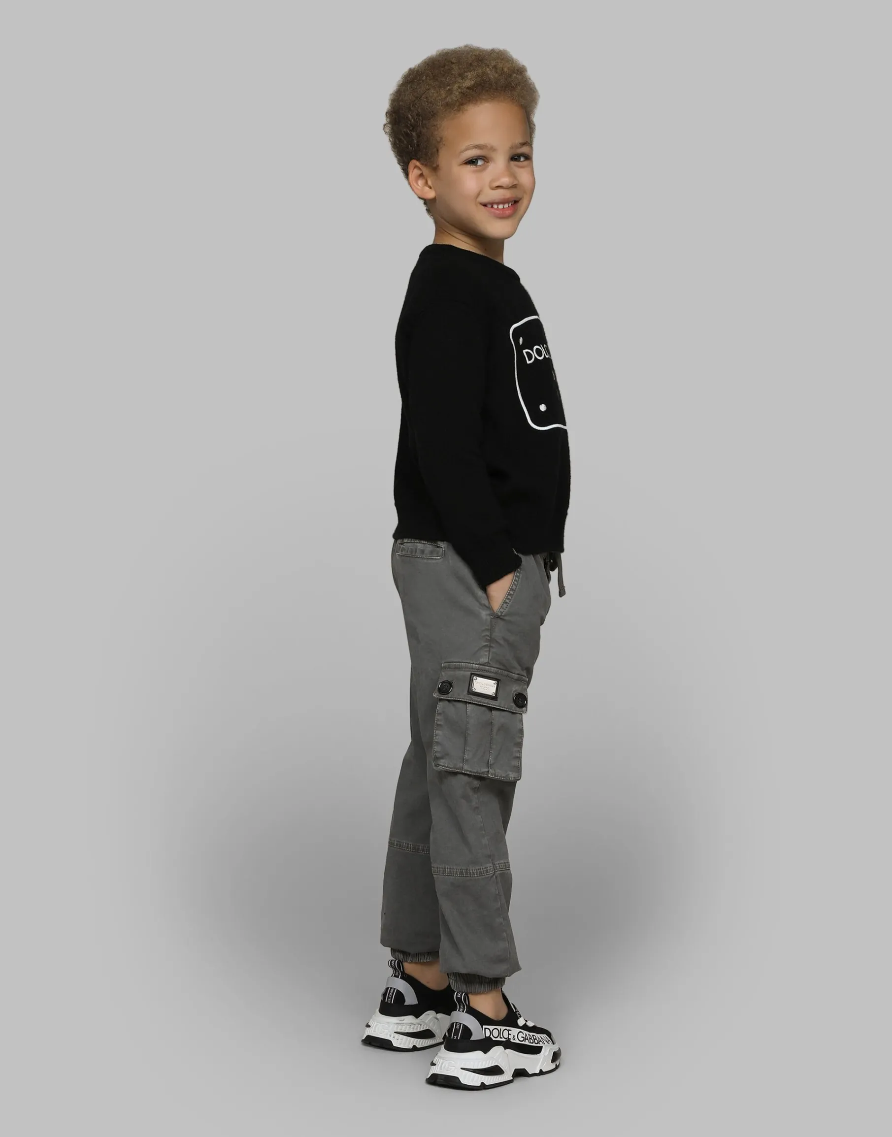Wool pullover with branded tag