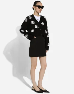 Wool V-neck sweater with DG logo inlay