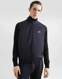 Woolen vest with tag