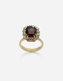Yellow gold basket collet heritage ring