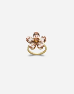 Yellow gold ring with flower